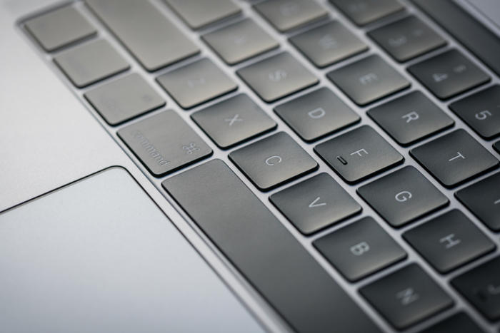 macbook pro 13 late2016 review adam keyboard